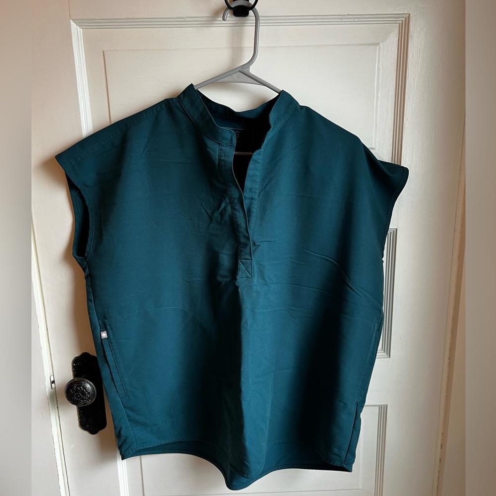 FIGS Rafaela Top (Caribbean Blue)